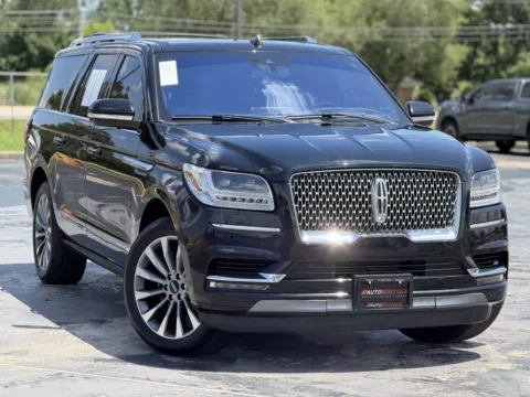 Photos of 2020 Lincoln Navigator L Reserve for sale in Alvin, TX at Auto Boutique Texas