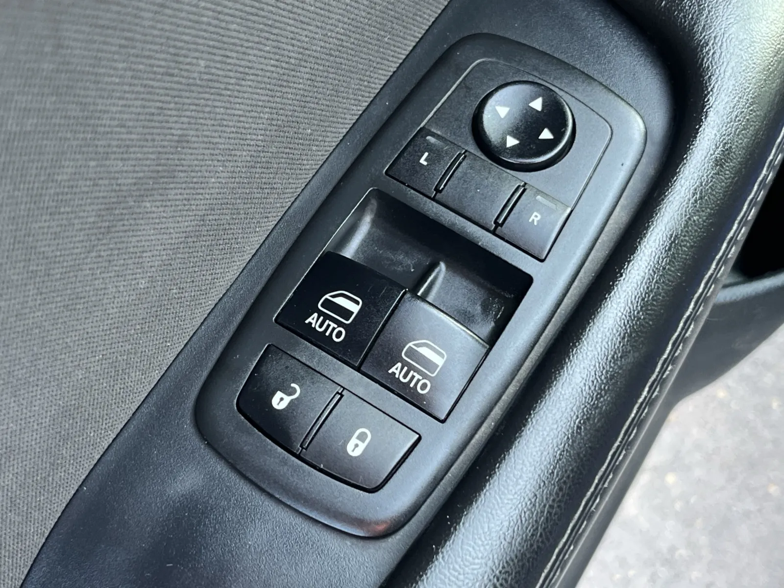 Dodge Challenger photo 23