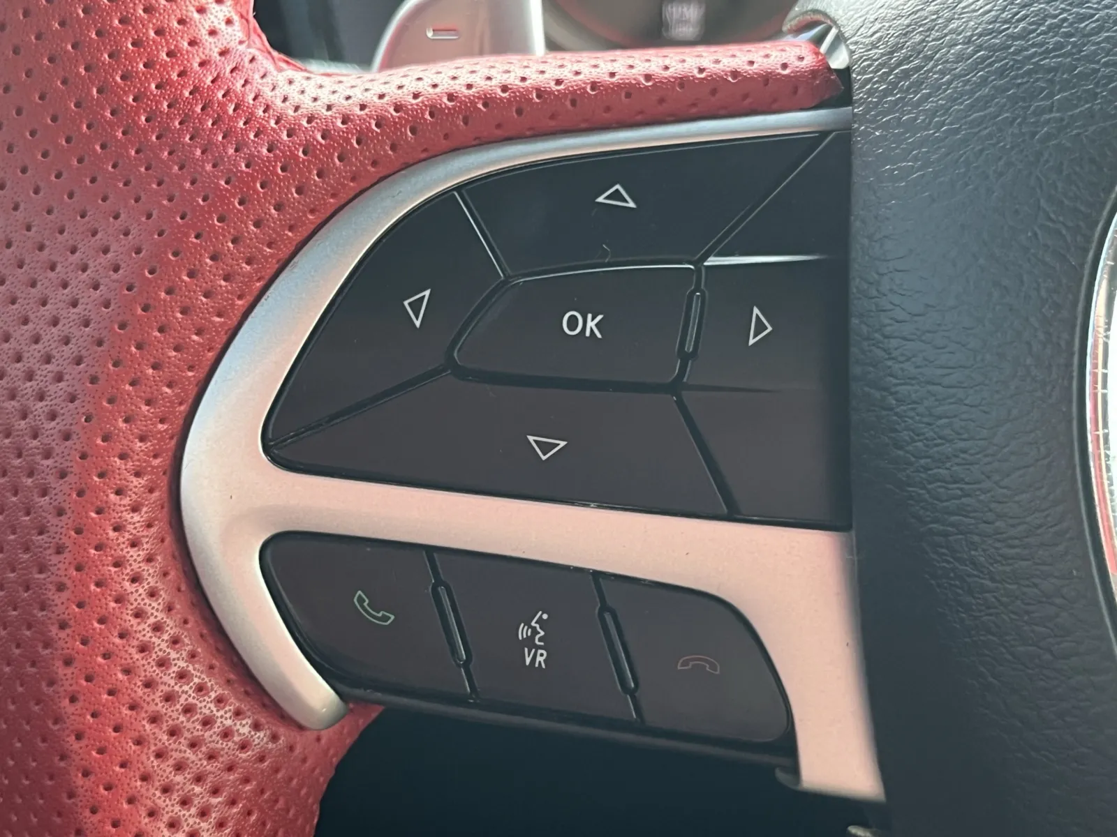 Dodge Challenger photo 18