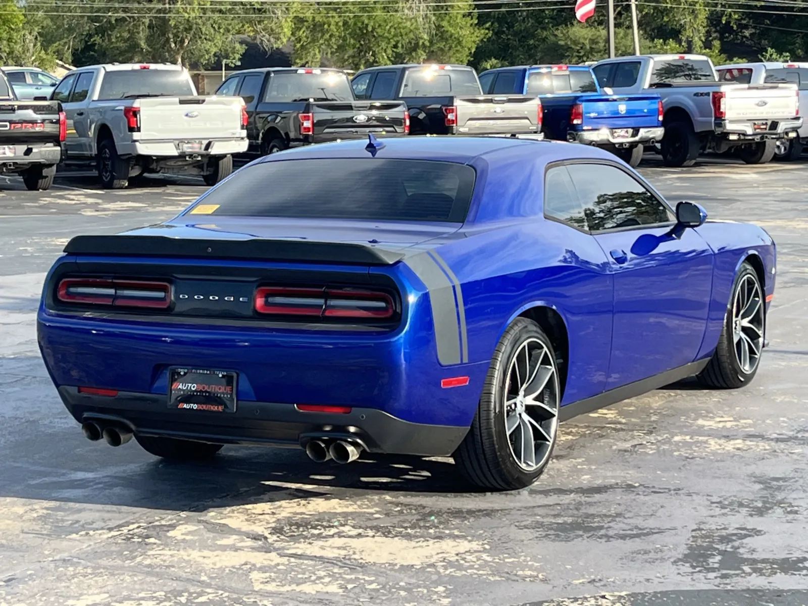 Dodge Challenger photo 8