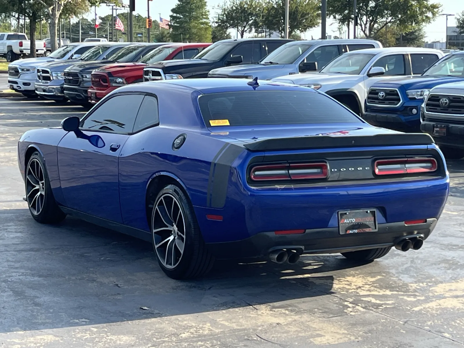 Dodge Challenger photo 9