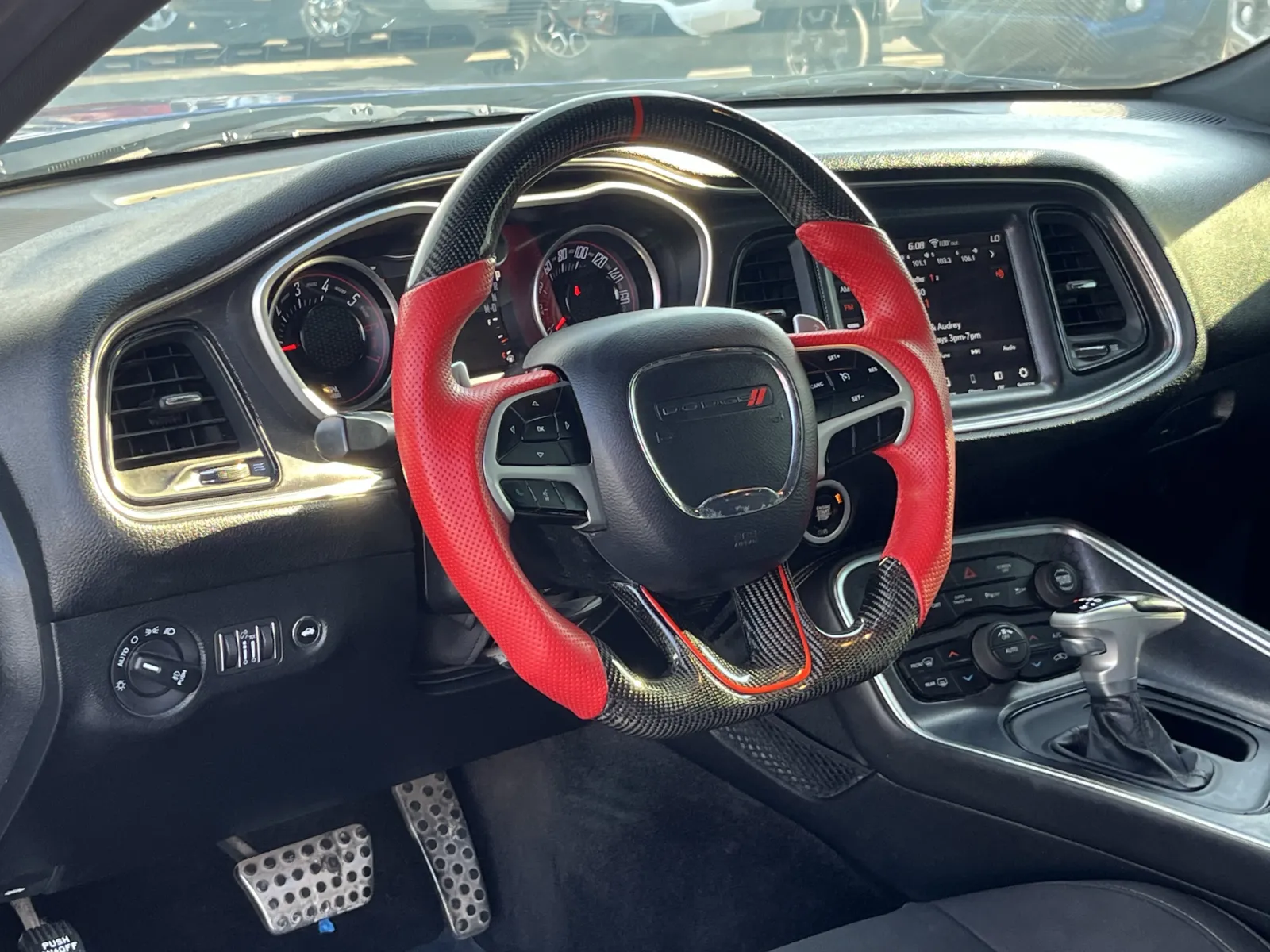 Dodge Challenger photo 14