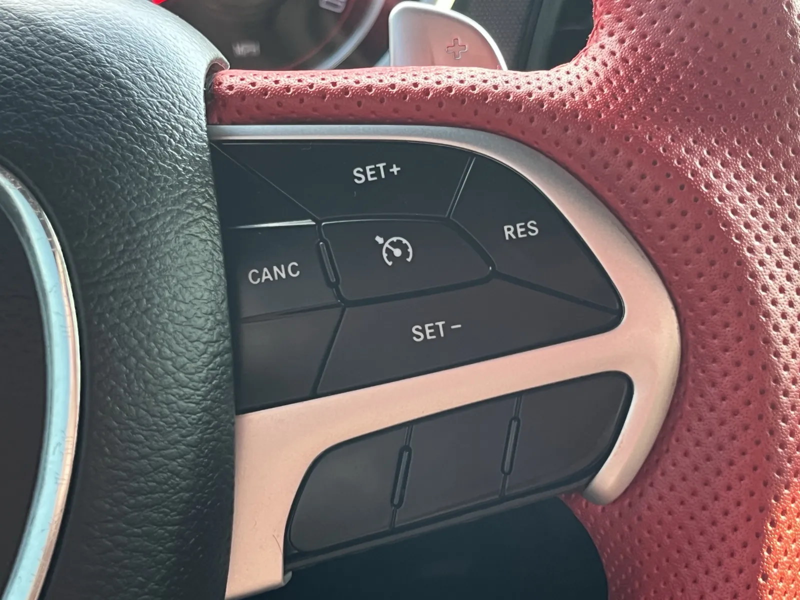 Dodge Challenger photo 19