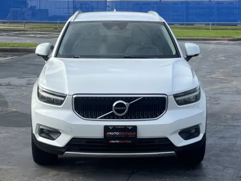 More photos of 2021 Volvo XC40 Momentum at Auto Boutique Texas, TX