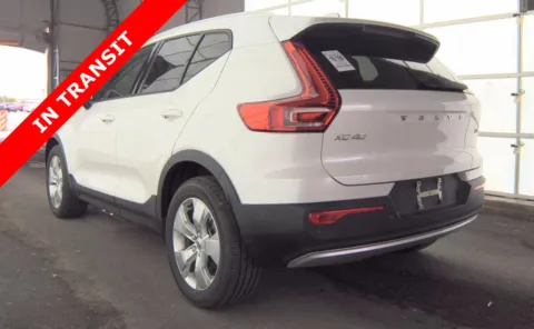 More photos of 2021 Volvo XC40 Momentum at Auto Boutique Texas, TX