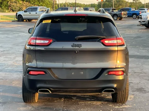 More photos of 2018 Jeep Cherokee Latitude at Auto Boutique Texas, TX