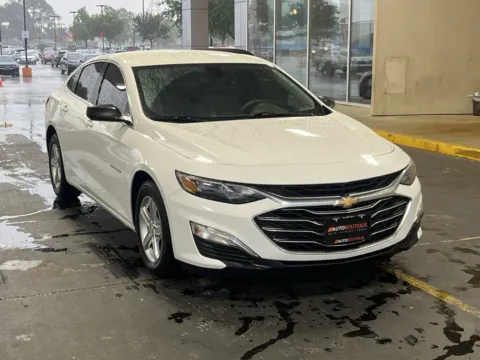Photos of 2019 Chevrolet Malibu LS for sale in Alvin, TX at Auto Boutique Texas