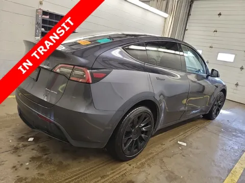 More photos of 2022 Tesla Model Y Long Range at Auto Boutique Texas, TX
