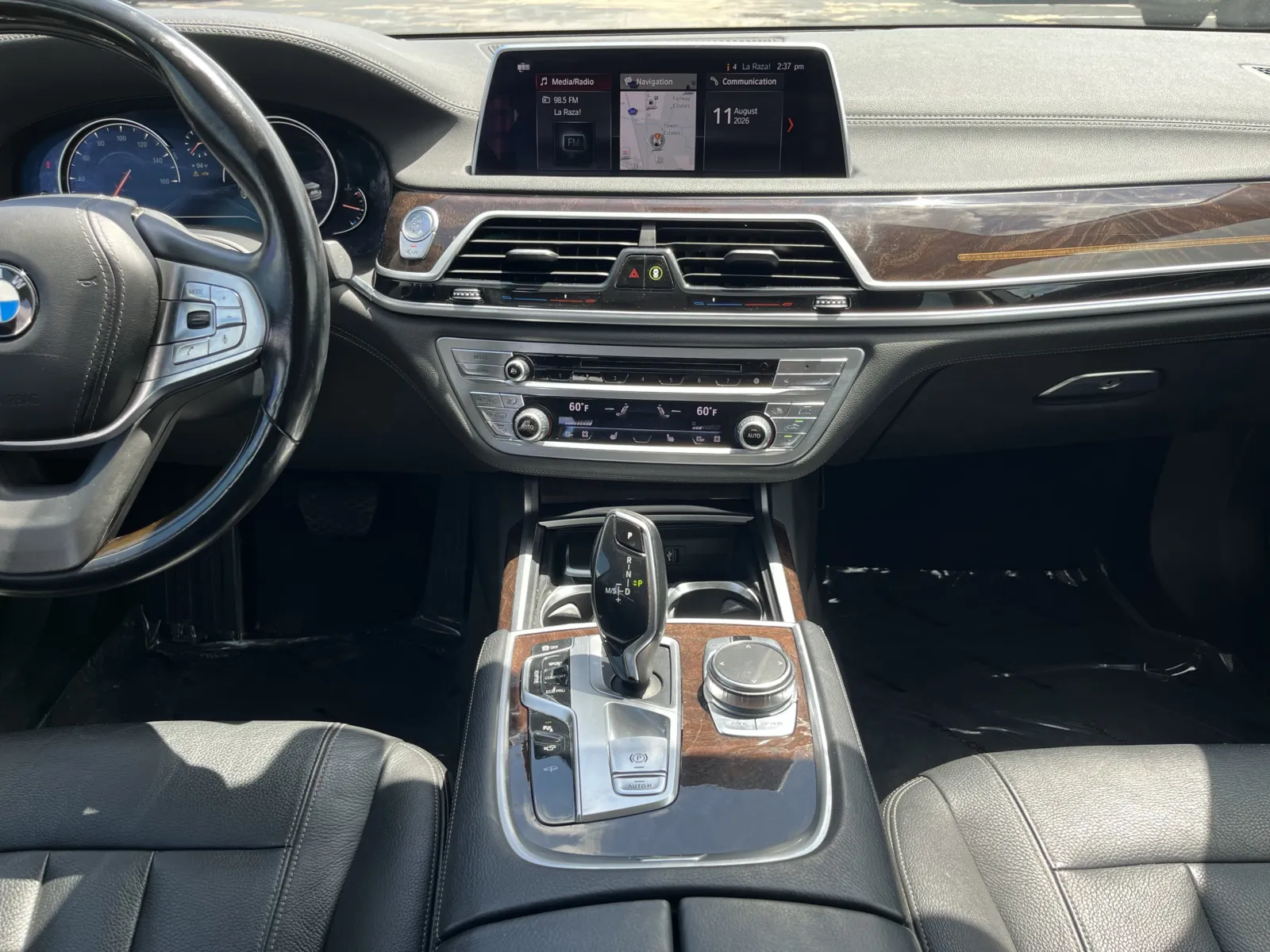 BMW 7 Series photo 26