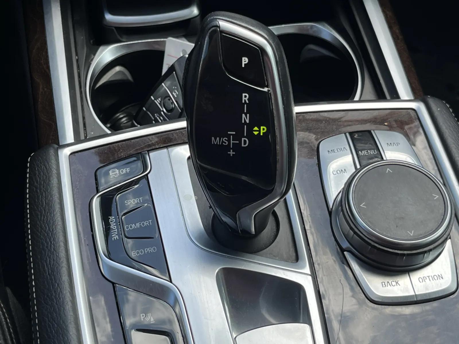 BMW 7 Series photo 24