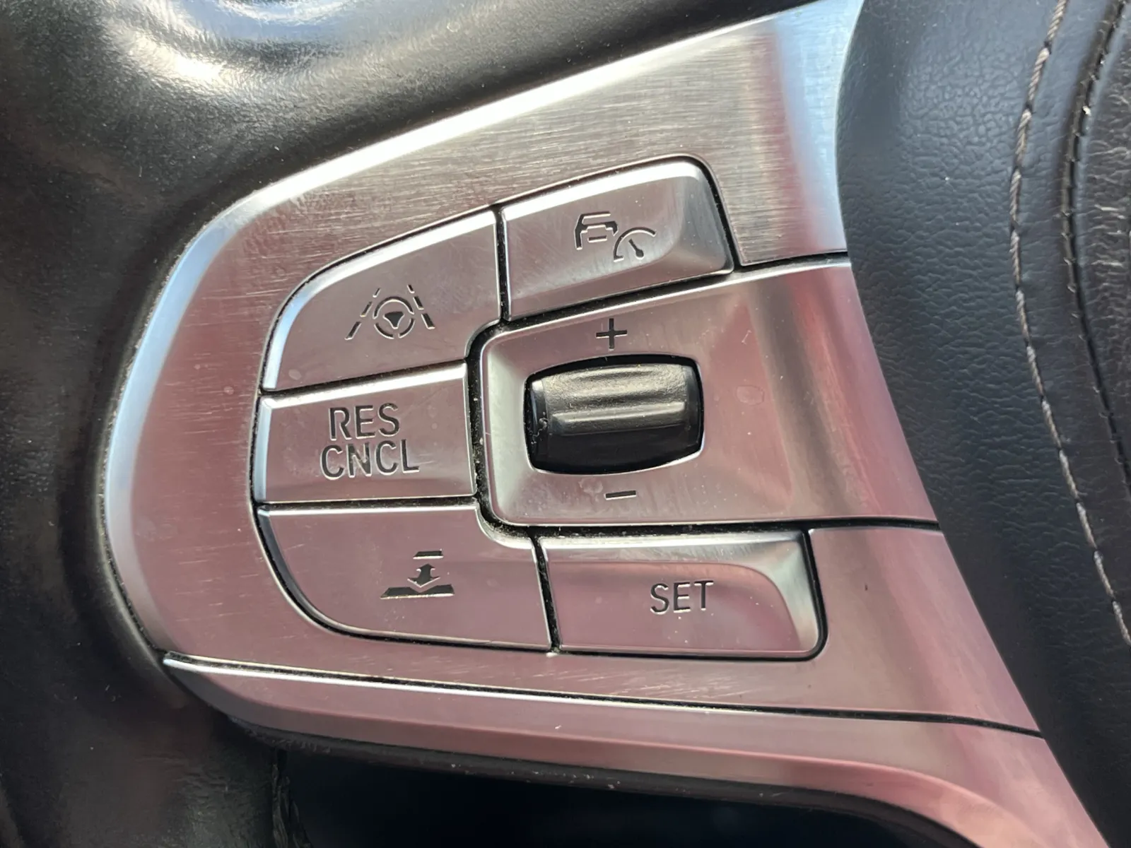 BMW 7 Series photo 21