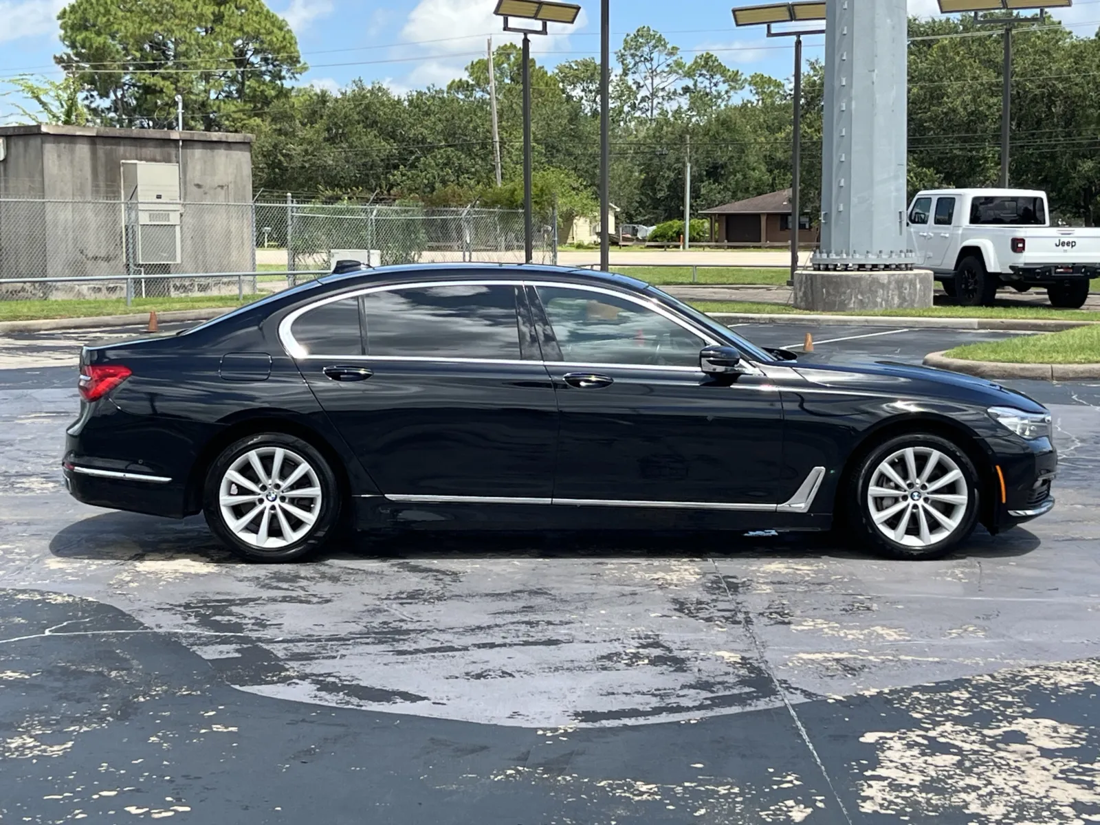 BMW 7 Series photo 12