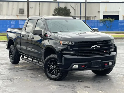 Another view of 2020 Chevrolet Silverado 1500 LT Trail Boss for sale in Alvin, TX at Auto Boutique Texas