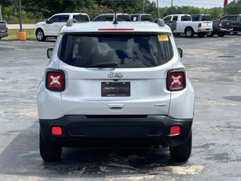 More photos of 2018 Jeep Renegade Latitude at Auto Boutique Texas, TX