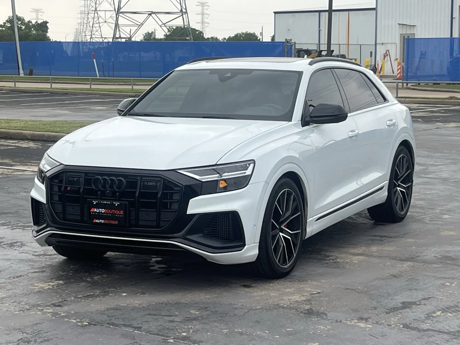 Audi SQ8 photo 3