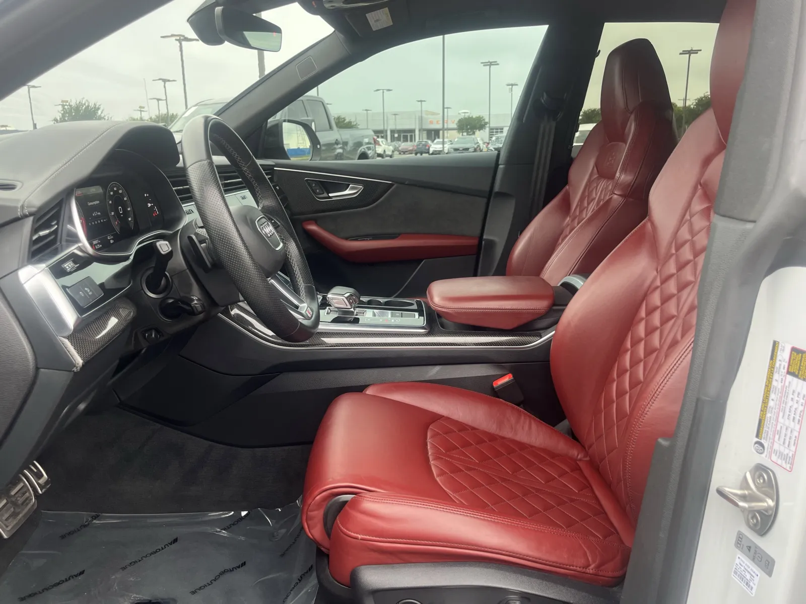 Audi SQ8 photo 27