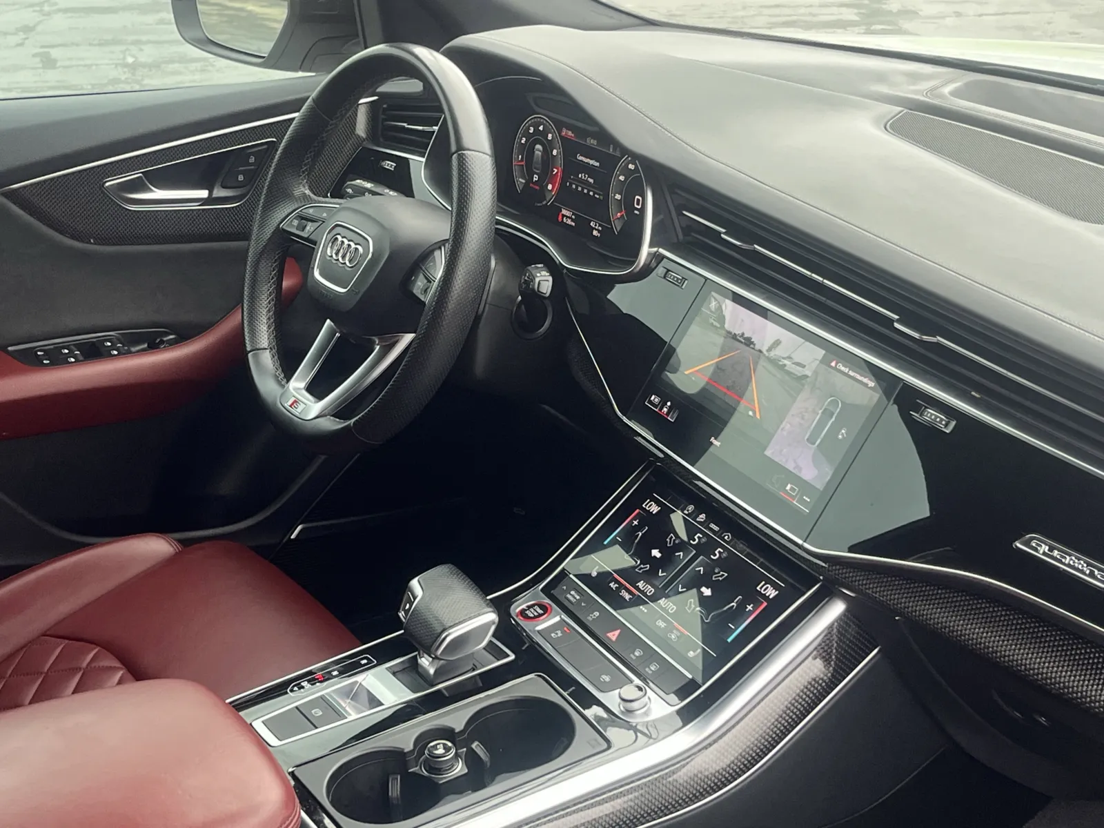Audi SQ8 photo 14