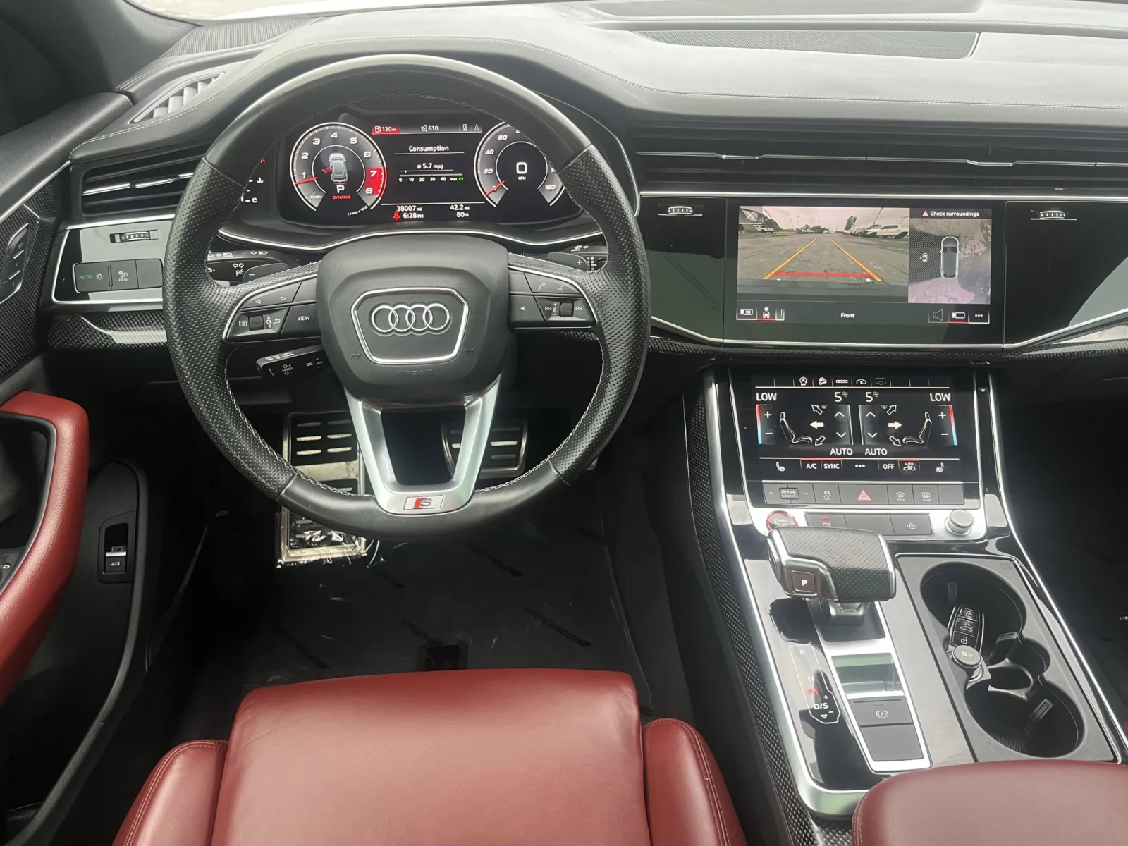 Audi SQ8 photo 15
