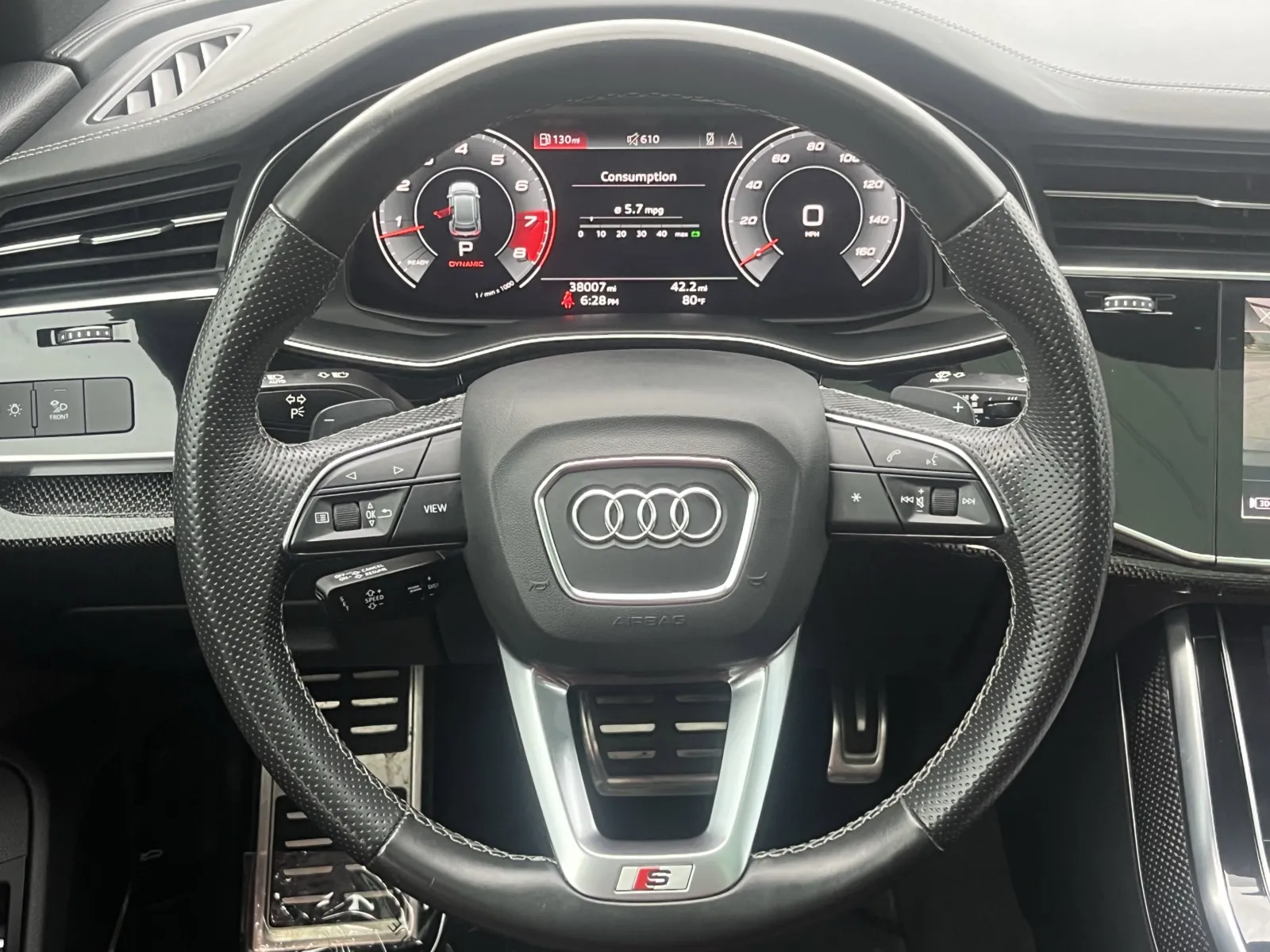 Audi SQ8 photo 16