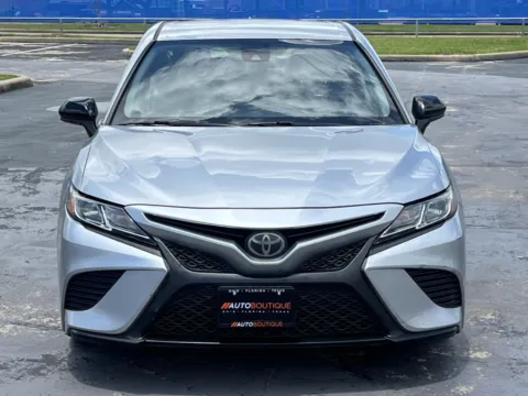 More photos of 2020 Toyota Camry SE at Auto Boutique Texas, TX
