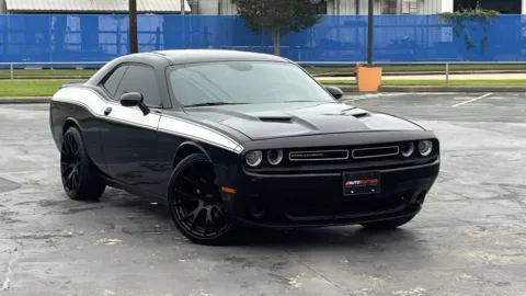 Black 2018 Dodge Challenger SXT for sale in Alvin, TX