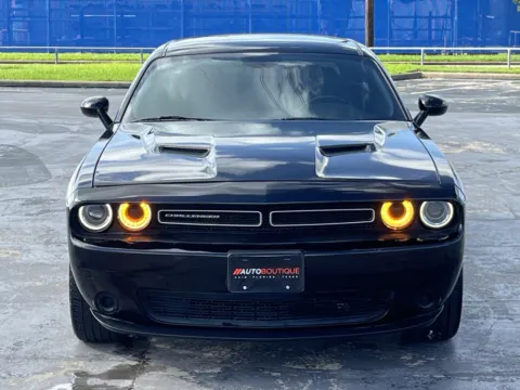 More photos of 2018 Dodge Challenger SXT at Auto Boutique Texas, TX