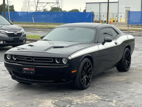 Another view of 2018 Dodge Challenger SXT for sale in Alvin, TX at Auto Boutique Texas