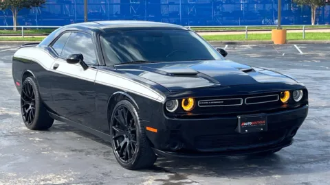 Black 2018 Dodge Challenger SXT for sale in Alvin, TX
