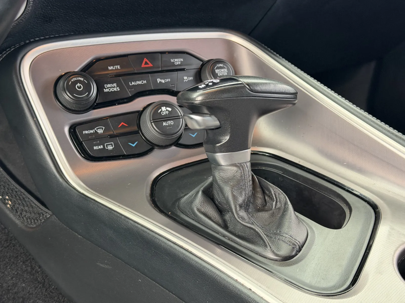 Dodge Challenger photo 17