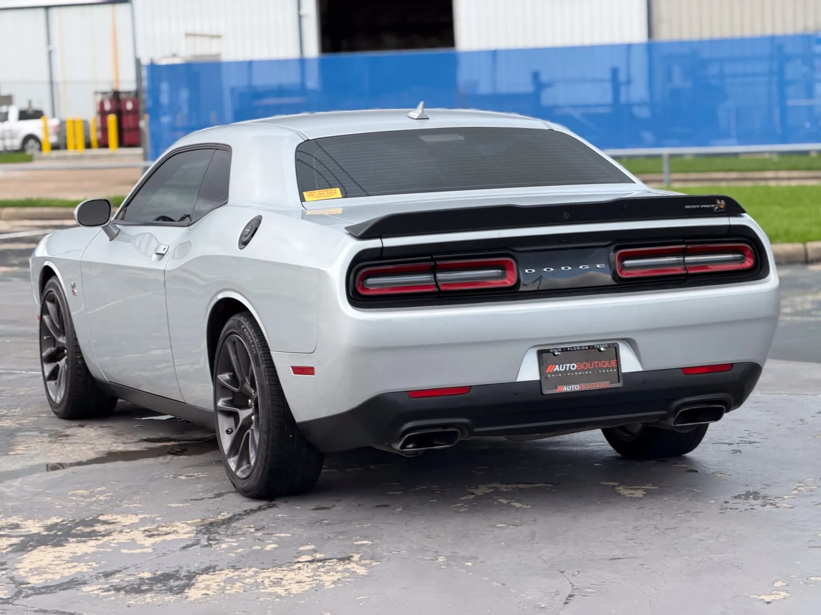 Dodge Challenger photo 7