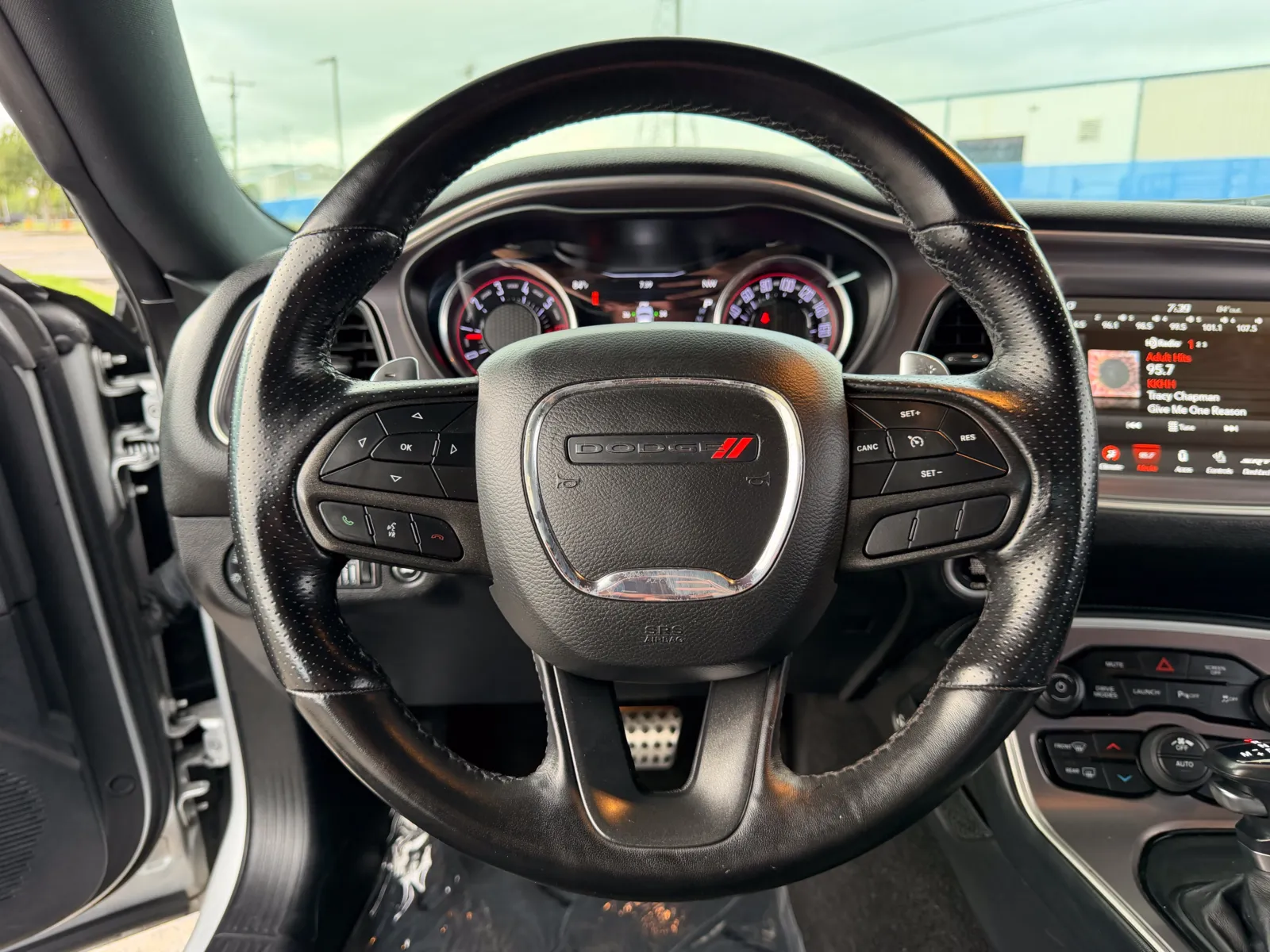 Dodge Challenger photo 13