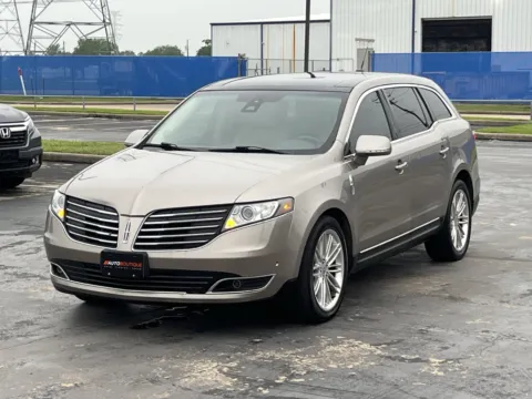 Another view of 2019 Lincoln MKT Reserve for sale in Alvin, TX at Auto Boutique Texas