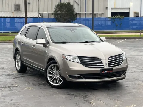 Photos of 2019 Lincoln MKT Reserve for sale in Alvin, TX at Auto Boutique Texas