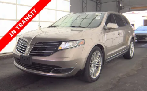 Red 2019 Lincoln MKT Reserve for sale in Alvin, TX