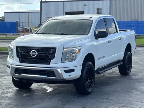 Another view of 2020 Nissan Titan SV for sale in Alvin, TX at Auto Boutique Texas