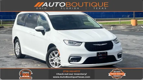 White 2023 Chrysler Pacifica Touring L for sale in Alvin, TX