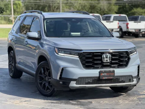 Photos of 2025 Honda Pilot Touring for sale in Alvin, TX at Auto Boutique Texas