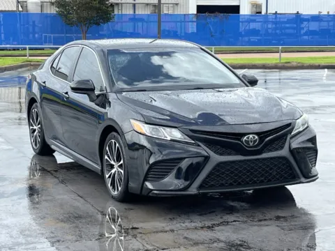 Photos of 2019 Toyota Camry SE for sale in Alvin, TX at Auto Boutique Texas