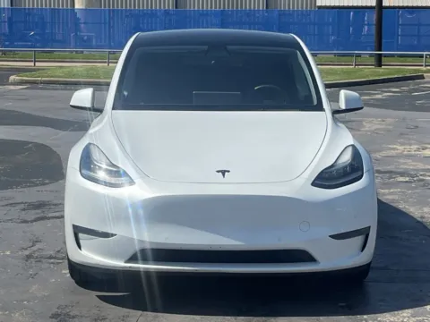 More photos of 2021 TESLA MODEL Y Long Range at Auto Boutique Texas, TX