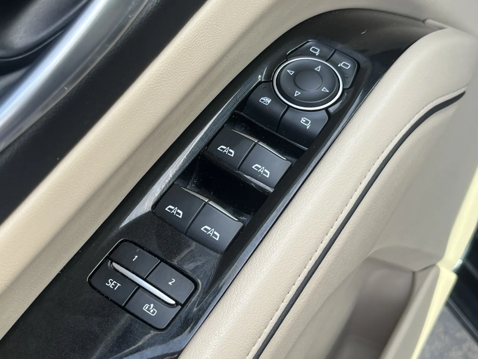 2021 Cadillac Escalade Premium Luxury - Photo 25