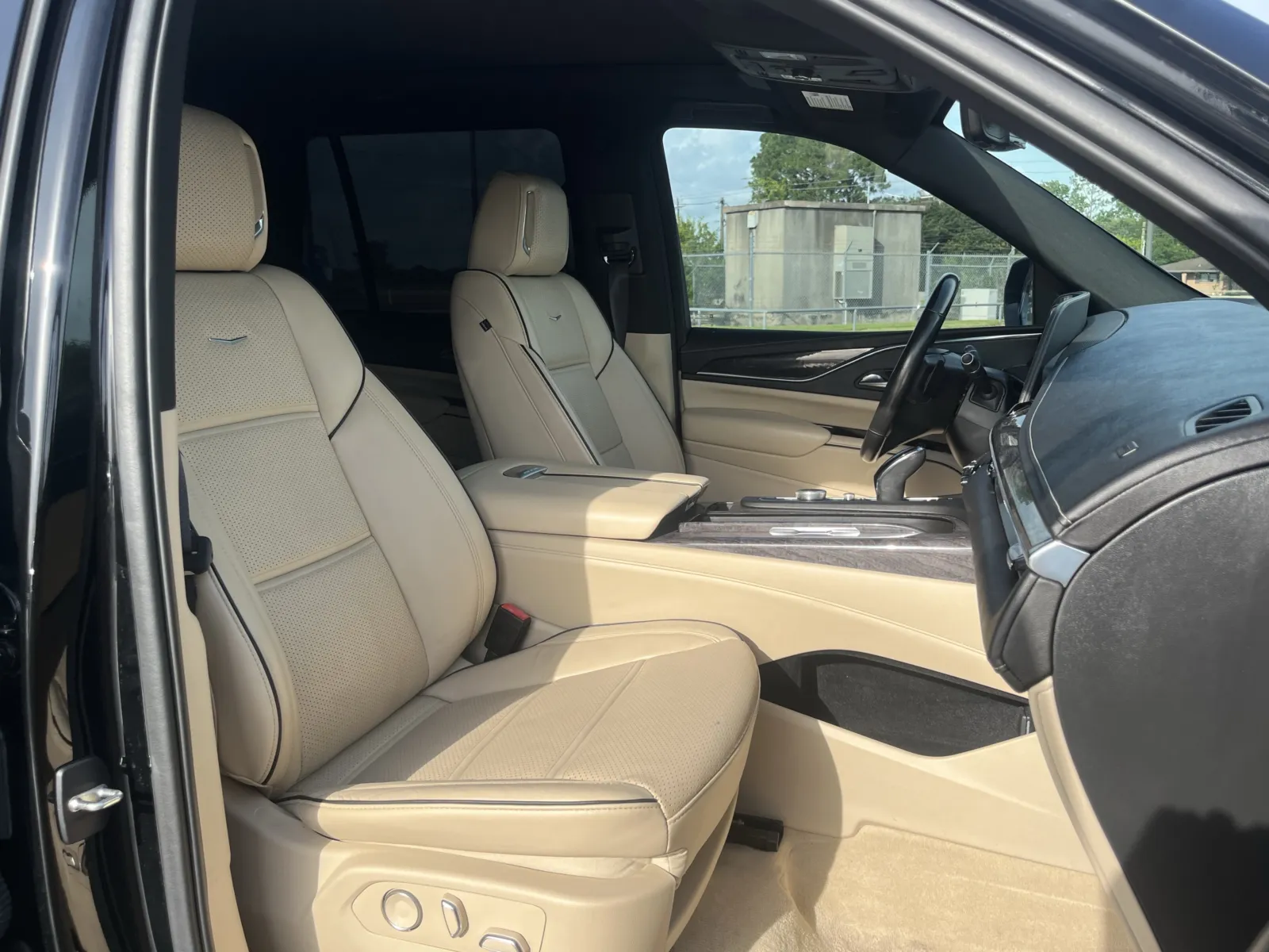 2021 Cadillac Escalade Premium Luxury - Photo 29