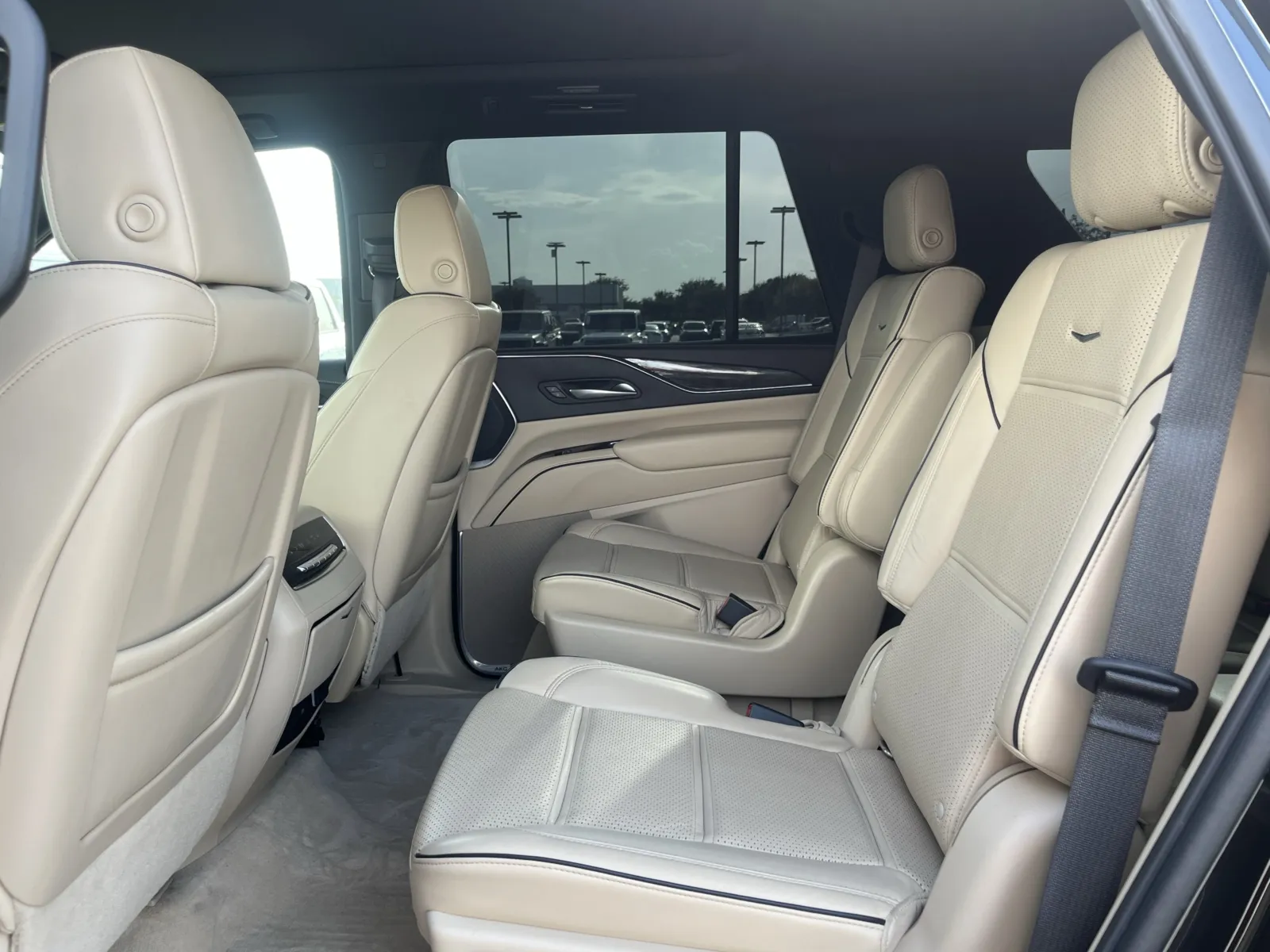 2021 Cadillac Escalade Premium Luxury - Photo 30