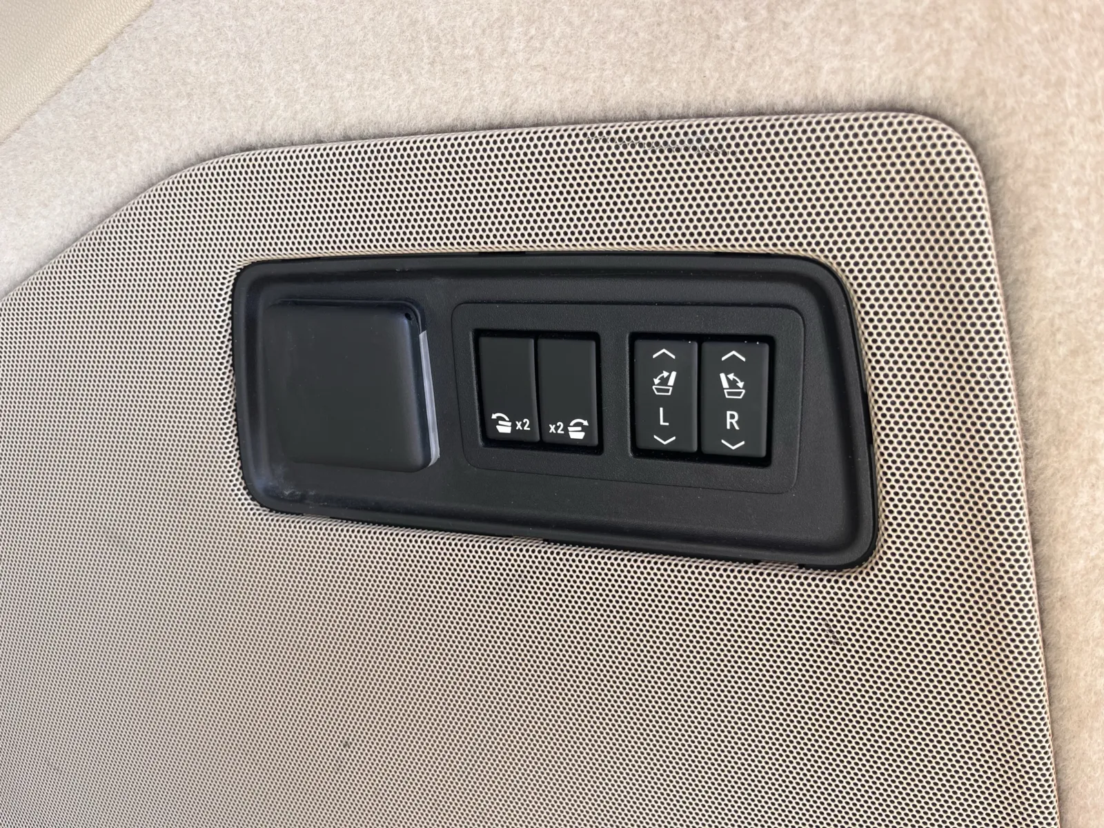 2021 Cadillac Escalade Premium Luxury - Photo 12
