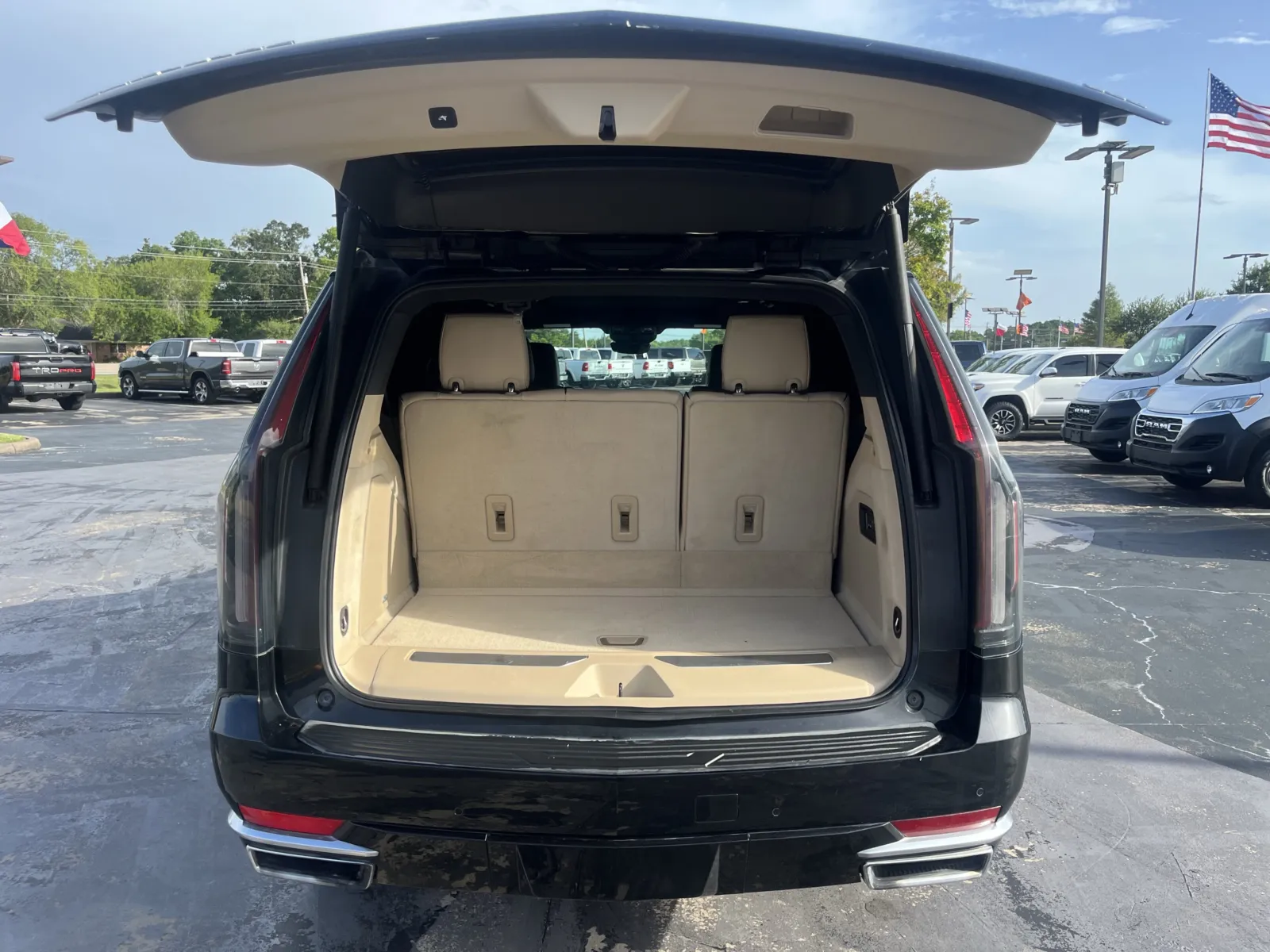 2021 Cadillac Escalade Premium Luxury - Photo 9
