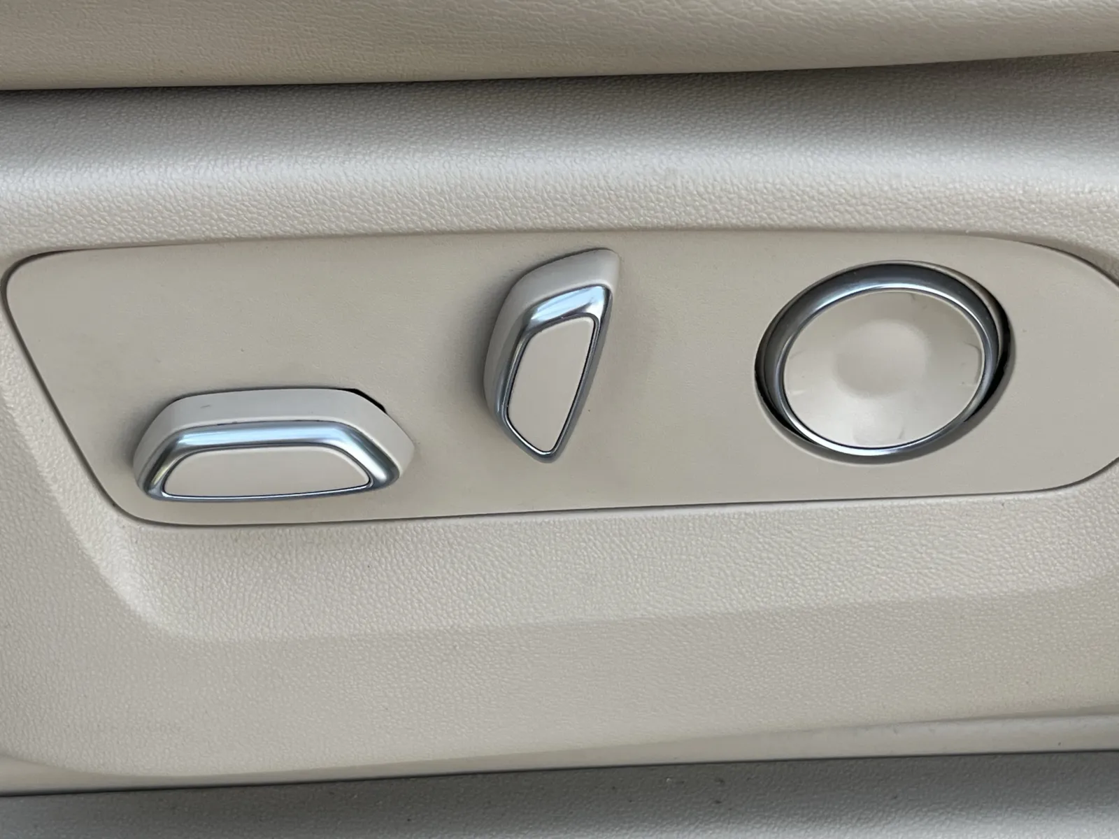 2021 Cadillac Escalade Premium Luxury - Photo 26