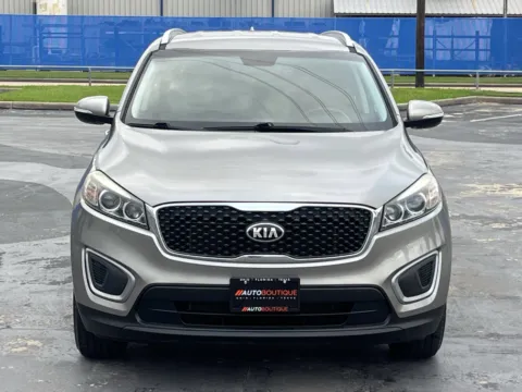 More photos of 2017 Kia Sorento LX at Auto Boutique Texas, TX