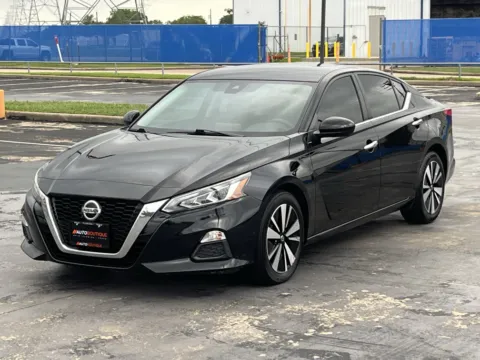 Another view of 2021 Nissan Altima 2.5 SV for sale in Alvin, TX at Auto Boutique Texas