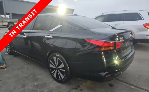 Another view of 2021 Nissan Altima 2.5 SV for sale in Alvin, TX at Auto Boutique Texas