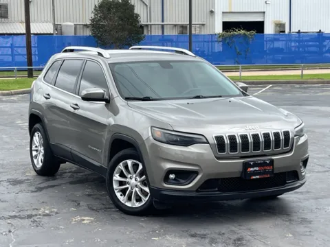 Another view of 2019 Jeep Cherokee Latitude for sale in Alvin, TX at Auto Boutique Texas