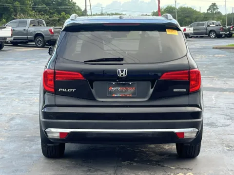 More photos of 2017 Honda Pilot Touring at Auto Boutique Texas, TX